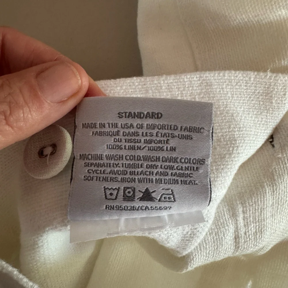 Restoration Hardware never used HEAVYWEIGHT BELGIAN LINEN WRAPPED PILLOW COVER